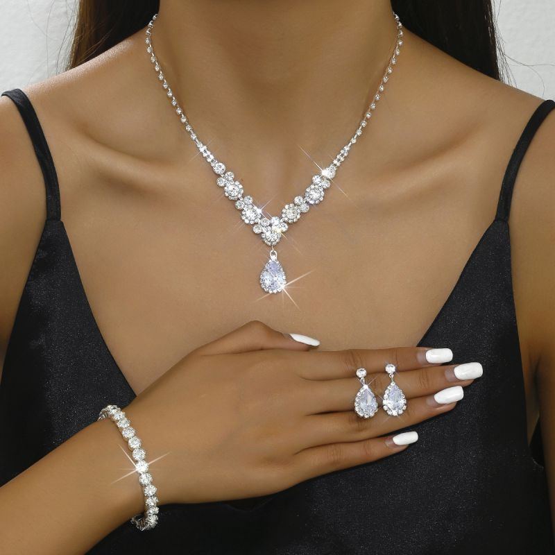 Conjunto De Collar Pendientes Y Pulsera Con Forma De Gota De Diamantes Geométricos