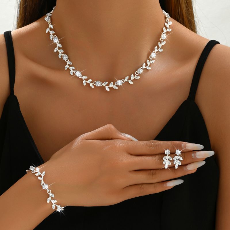 Conjunto De Collar Y Pendientes Colgantes Geométricos De Metal Con Diamantes