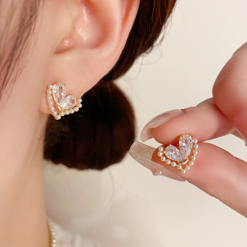 Pendientes Love De Cobre Con Diamantes Y Perlas