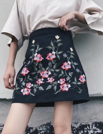 Vintage Black Embroidery Flower Decorated Skirt