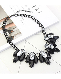 Trendy Black Oval Shape Diamond Decorated Necklace