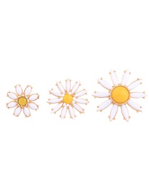 Lovely White Daisy Decorated Brooch (3pcs)