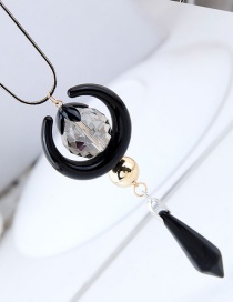 Fashoin Black Moon Shape Decorated Necklace
