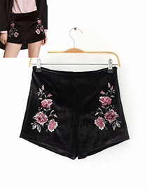 Fashion Balck Flower Shape Decorated Shorts