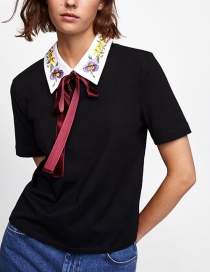 Fashion Black Embroidered Flowers Design Short Sleeves T-shirt