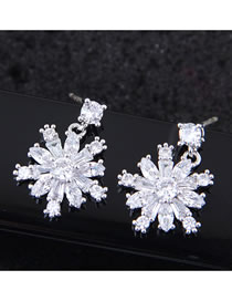 Elegant White Sun Flower Shape Design Earrings