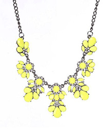 Fashion Yellow Metal Flash Diamond Flower Necklace