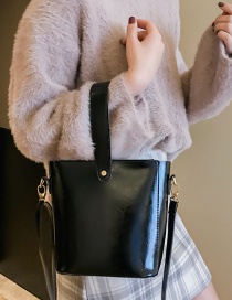Fashion Black Pure Color Decorated Shoulder Bag