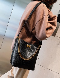 Fashion Black Chains Decorated Pure Color Shoulder Bag
