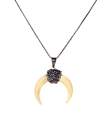 Fashion White Moon Shape Decorated Necklace