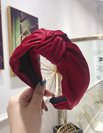 Fashion Red Knotted Headband In The Middle Of The Wide Side