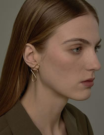 Fashion Gold Alloy Irregularly Twisted Geometric Earrings