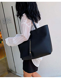 Fashion Black One-shoulder Portable Messenger Bag
