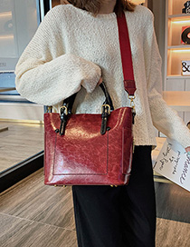 Fashion Red Wine Broadband Contrast Shoulder Messenger Bag