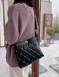 Fashion Black Love Embroidered Diamond Chain Shoulder Bag