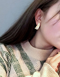 Fashion Golden Pearl Matte Irregular Geometric Earrings