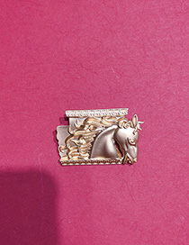 Fashion Golden Embossed Steed Gallop Brooch