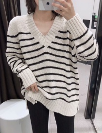 Fashion White Striped V-neck Sweater