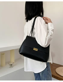 Fashion Black Flap Lock Solid Color Shoulder Bag