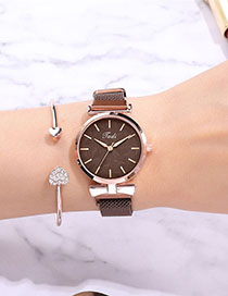 Fashion Brown Foliage Quartz Watch With Magnet
