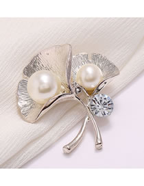 Fashion Silver Pearl And Diamond Ginkgo Leaf Alloy Brooch