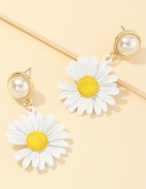 Fashion Daisy White Small Daisy Snowflakes Woven Pearl Chain Earrings