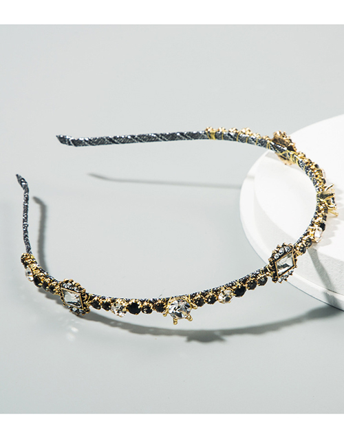 Fashion Round Geometric Headband With Rhinestones And Fine-edged Pearls