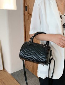 Fashion Black Embroidered Thread Shoulder Messenger Handbag
