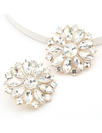 Fashion White Round Flower Stud Earrings With Alloy Diamond