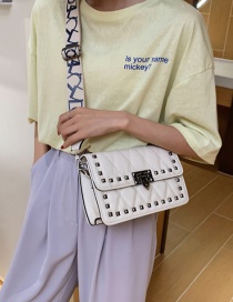 Fashion White Broadband Rivet Embroidery Thread Shoulder Bag