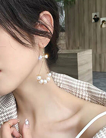Mariposa De Perlas Con Incrustaciones De Diamantes Combinada Con Pendientes De Oro