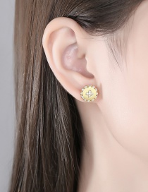 Fashion 18k Gold-plated Copper Earrings With Round Flowers With Diamonds