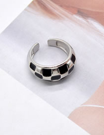 Fashion Arc Metal Curved Checkerboard Ring