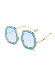 Fashion Blue Frame Gradient Blue Sheet Pc Glitter Large Frame Sunglasses