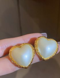 Fashion White (real Gold Plating) Pure Copper Geometric Heart Stud Earrings