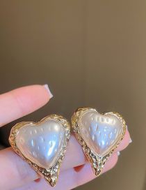 Fashion White Metal Geometric Heart Stud Earrings