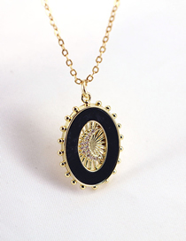 Fashion Black Zirconium Oval Shell Necklace In Gold Plated Copper