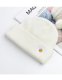 Fashion White Daisy-embroidered Knitted Sweater Hat