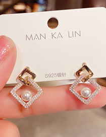 Fashion Gold Pearl Diamond Earrings