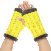 Fashion Yellow 15# Plush Twist Knitted Mittens