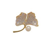 Fashion Freshwater Pearl Micro-inlaid Ginkgo Leaf Brooch - Pin Style (thick Gold Plating) Copper And Diamond Ginkgo Leaf Brooch