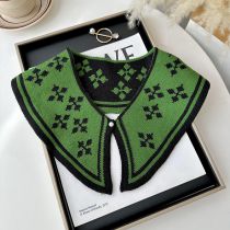 Fashion Black And Green Clover Polyester Printed Knitted Mock Collar