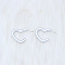 Fashion Electroplated Silver Heart Acrylic Love Earrings