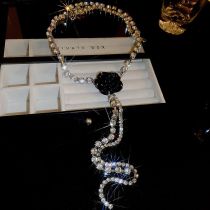 Fashion Sweater Chain-black Geometric Diamond Flower Y-shaped Necklace