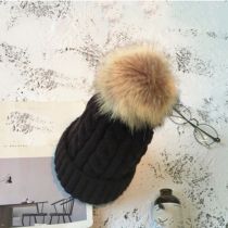 Fashion Black Hat With Fur Ball Acrylic Knitted Wool Ball Beanie