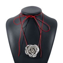 Fashion White King Alloy Three-dimensional Flower Necklace