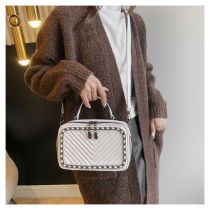 Fashion White Pu Embroidery Square Crossbody Bag