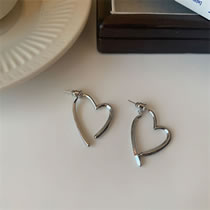 Fashion Silver Metal Heart Stud Earrings