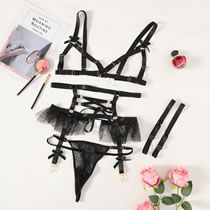 Fashion Black Lace And Mesh Stitching Hollow-out Underwear Set