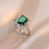 Fashion Emerald1 Ring Square Ring In Titanium And Diamonds